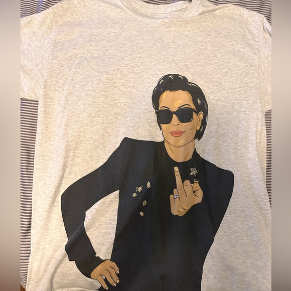 Kris Jenner T Shirt - Picture 1 of 2